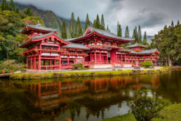 Photo of a Japanese temple by Marcel Lecours.