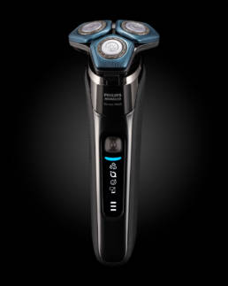 Photo of Philips Norelco razor by Marcel Lecours.